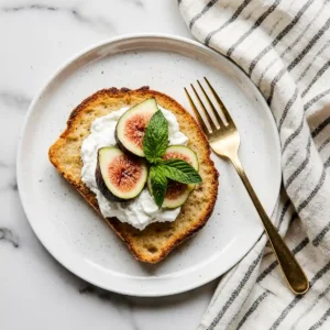 Toastul Gourmet with ricotta and figs